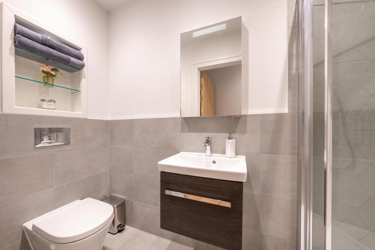Cozy Apartments - Free Wifi And Parking Onsite Feltham Екстер'єр фото