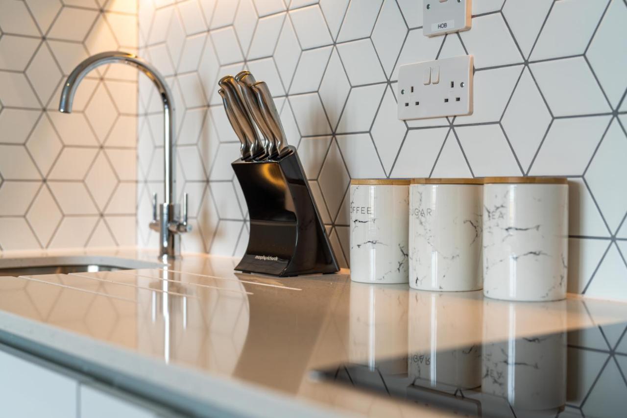 Cozy Apartments - Free Wifi And Parking Onsite Feltham Екстер'єр фото