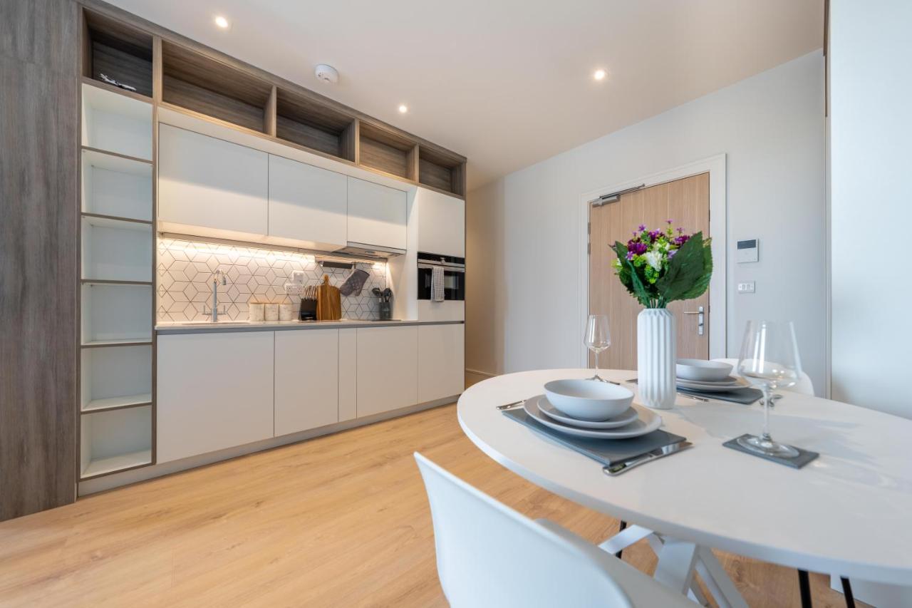 Cozy Apartments - Free Wifi And Parking Onsite Feltham Екстер'єр фото